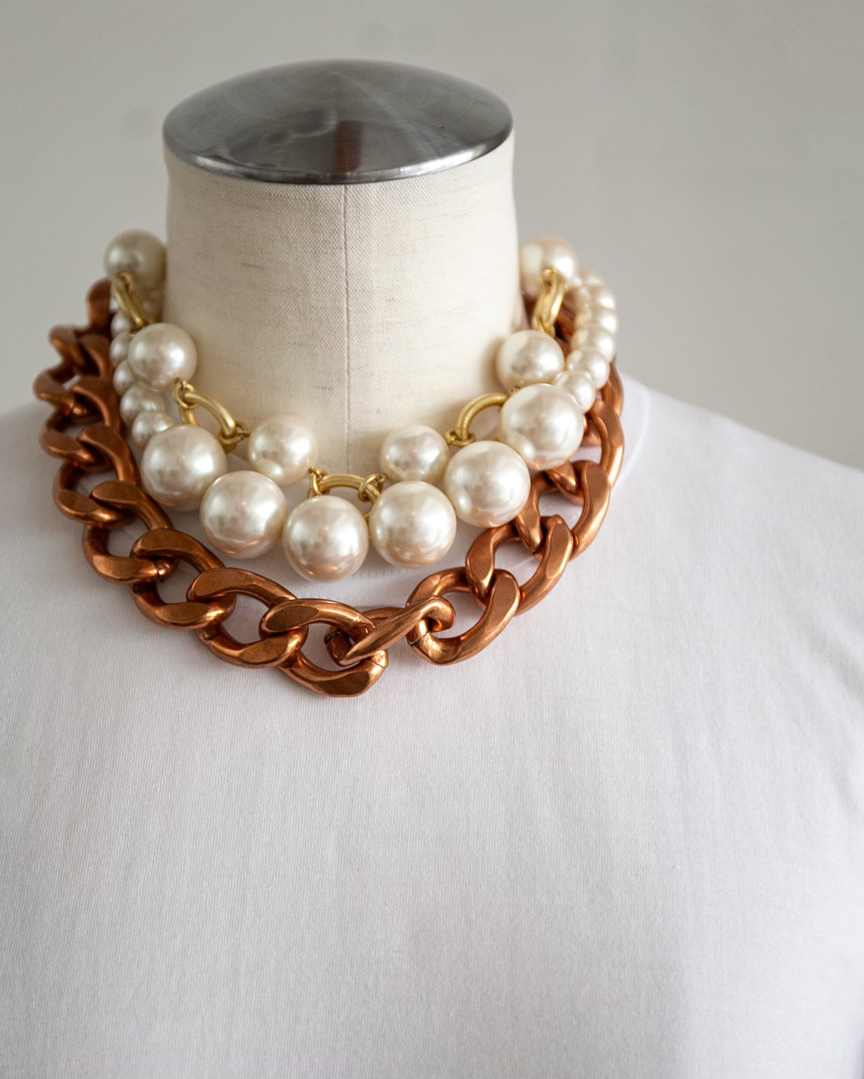 Faux Pearl and Chain Necklace