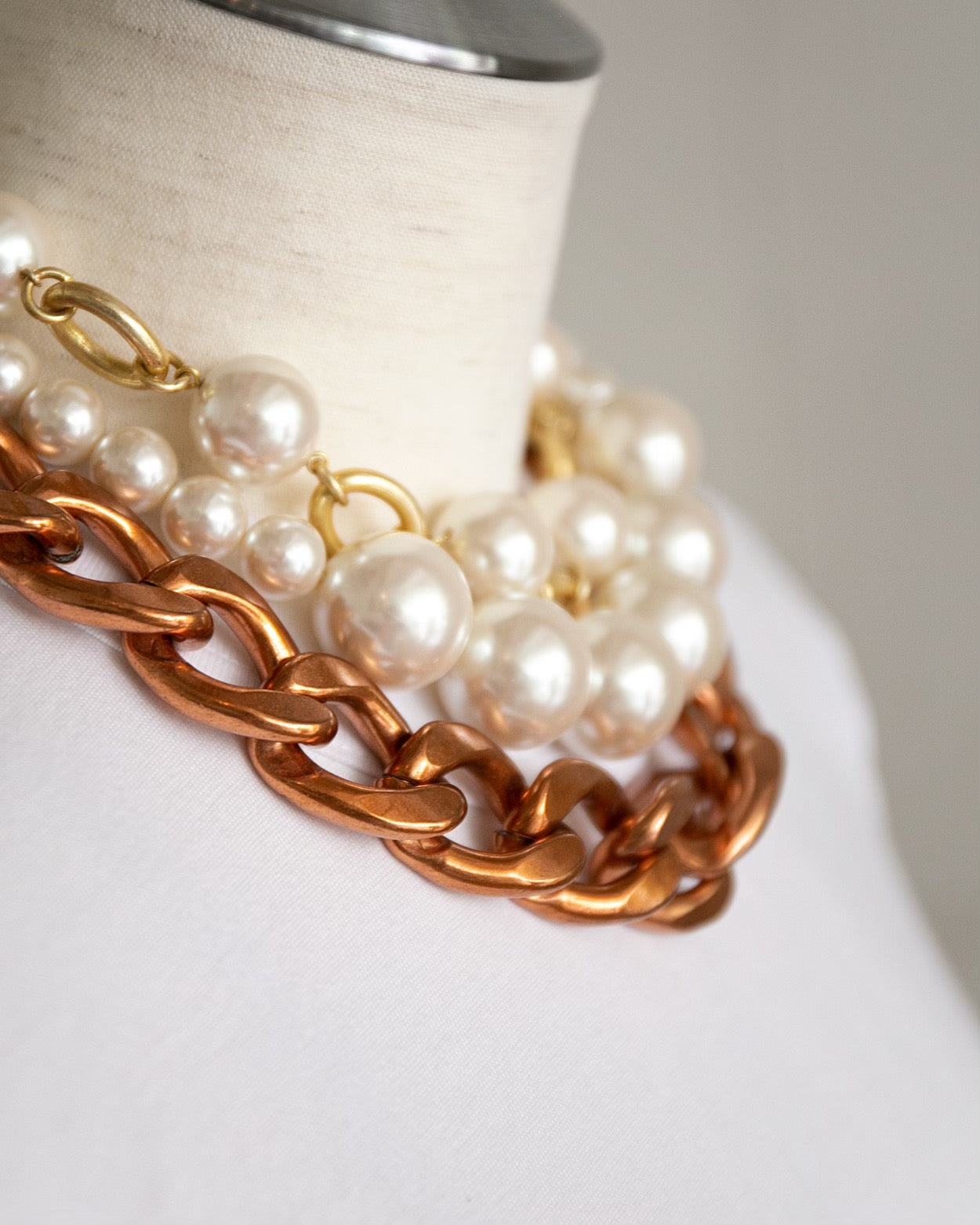 Faux Pearl and Chain Necklace