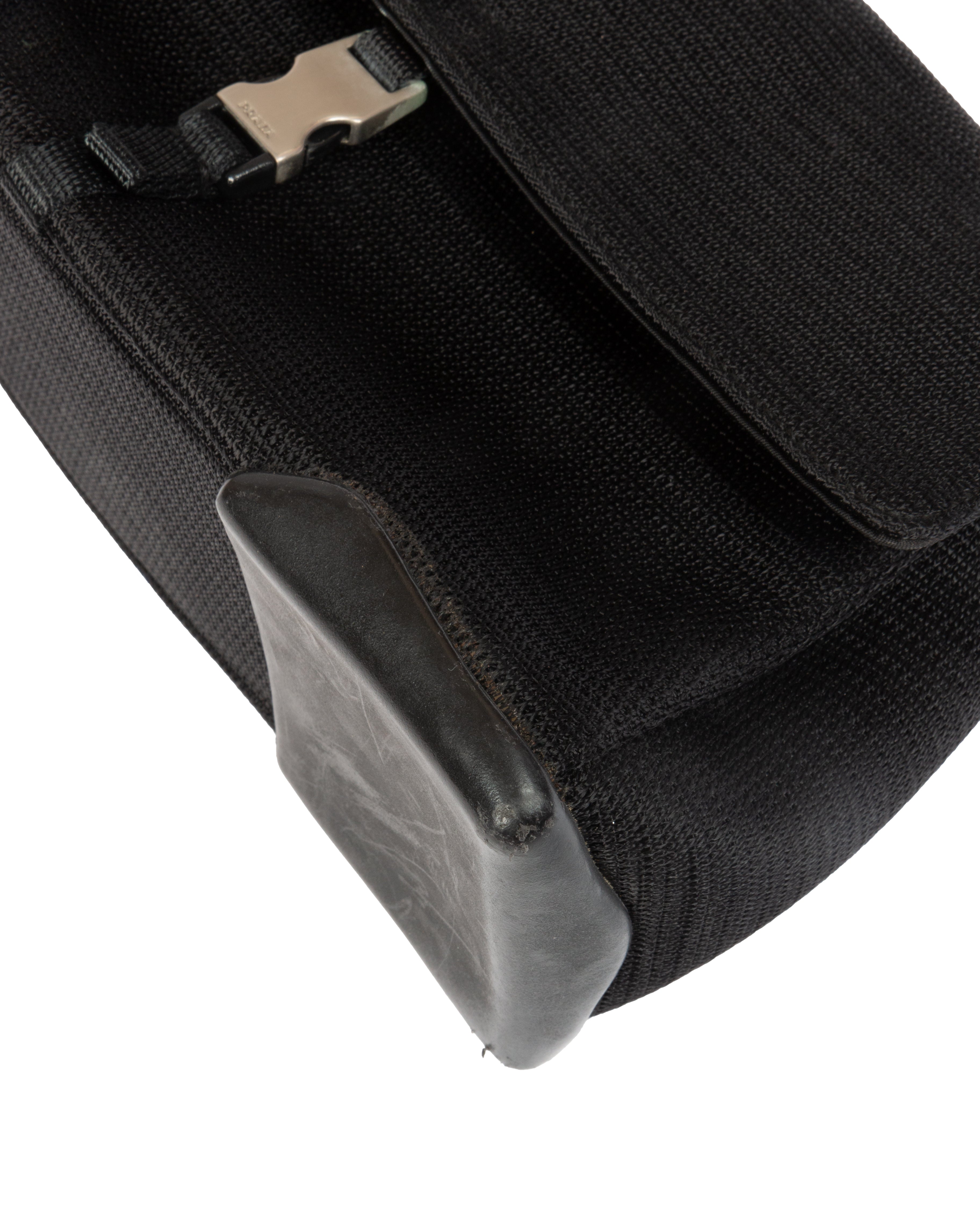 バッグ SS2000 PRADA LEATHER SHOULDER BAG Prada Sport SS2000 Black Leather Base Shoulder Bag – Vothe Archive