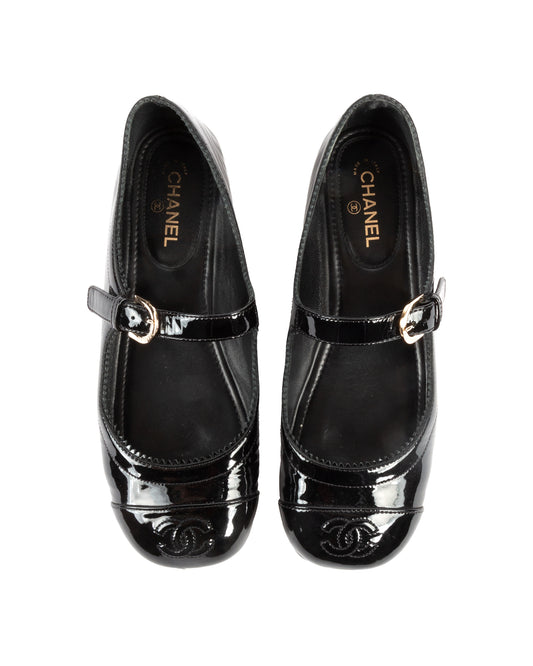 Chanel Black Patent Leather Mary Jane Flats - 35.5 - vothe archive - curated designer vintage

